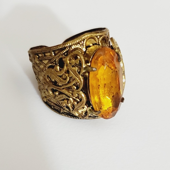 Vintage gold brass amber oval filigree lace textured ring Beautiful adjustable - Picture 2 of 11